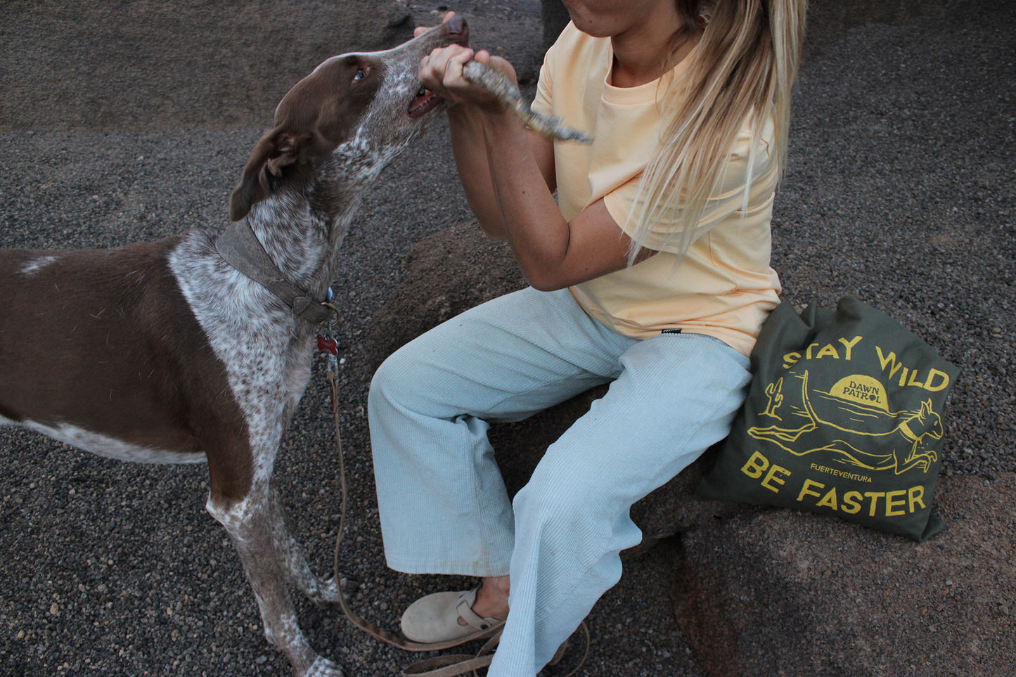 BE FASTER Light Tote Bag Army