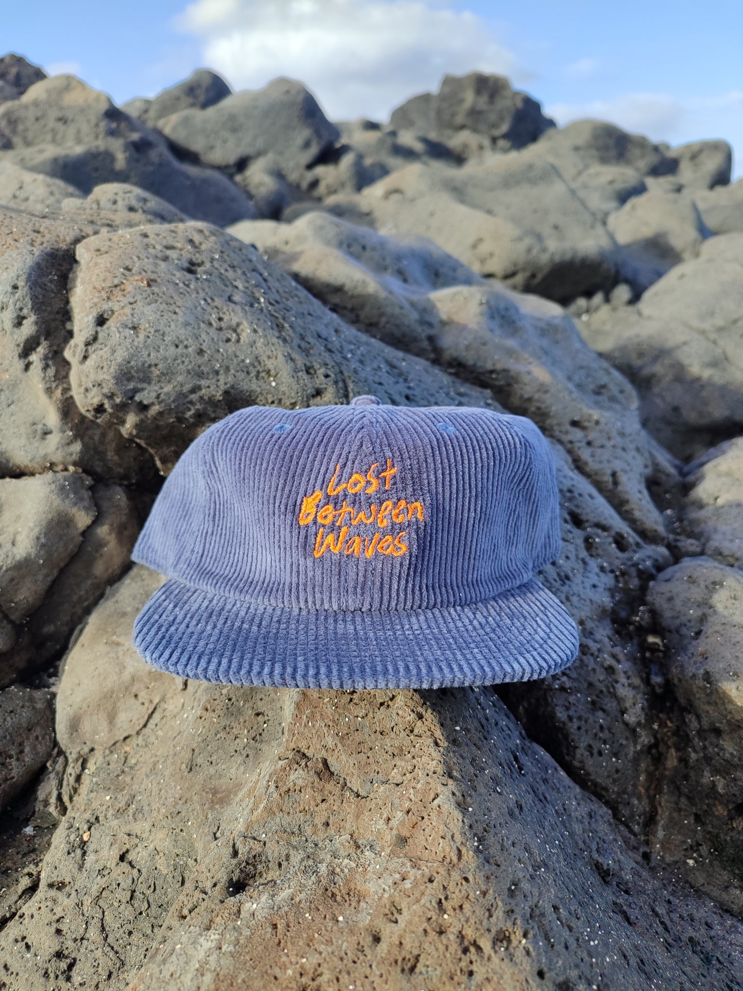 CHILLER "Lost between Waves" Gorra de pana