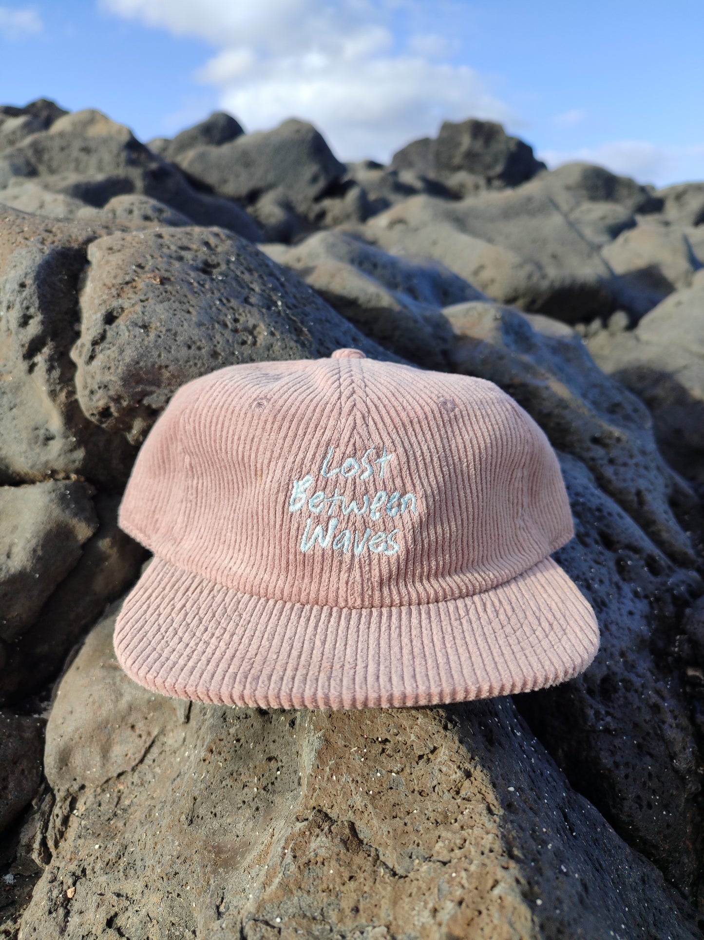 CHILLER "Lost between Waves" Gorra de pana